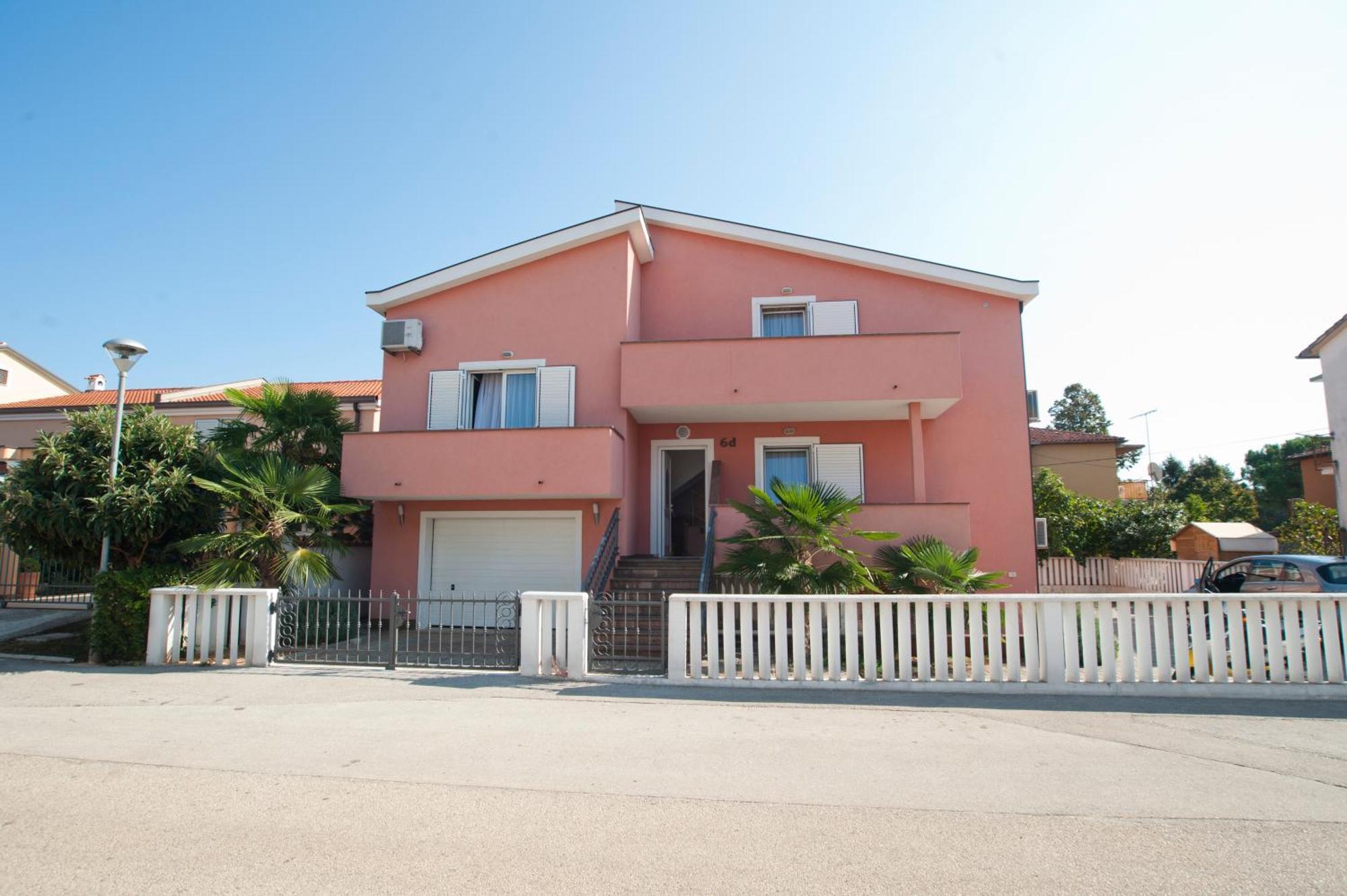 Apartments Maric With Parking Umag Exterior photo