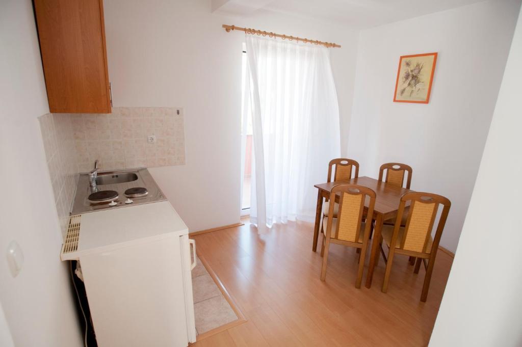 Apartments Maric With Parking Umag Room photo